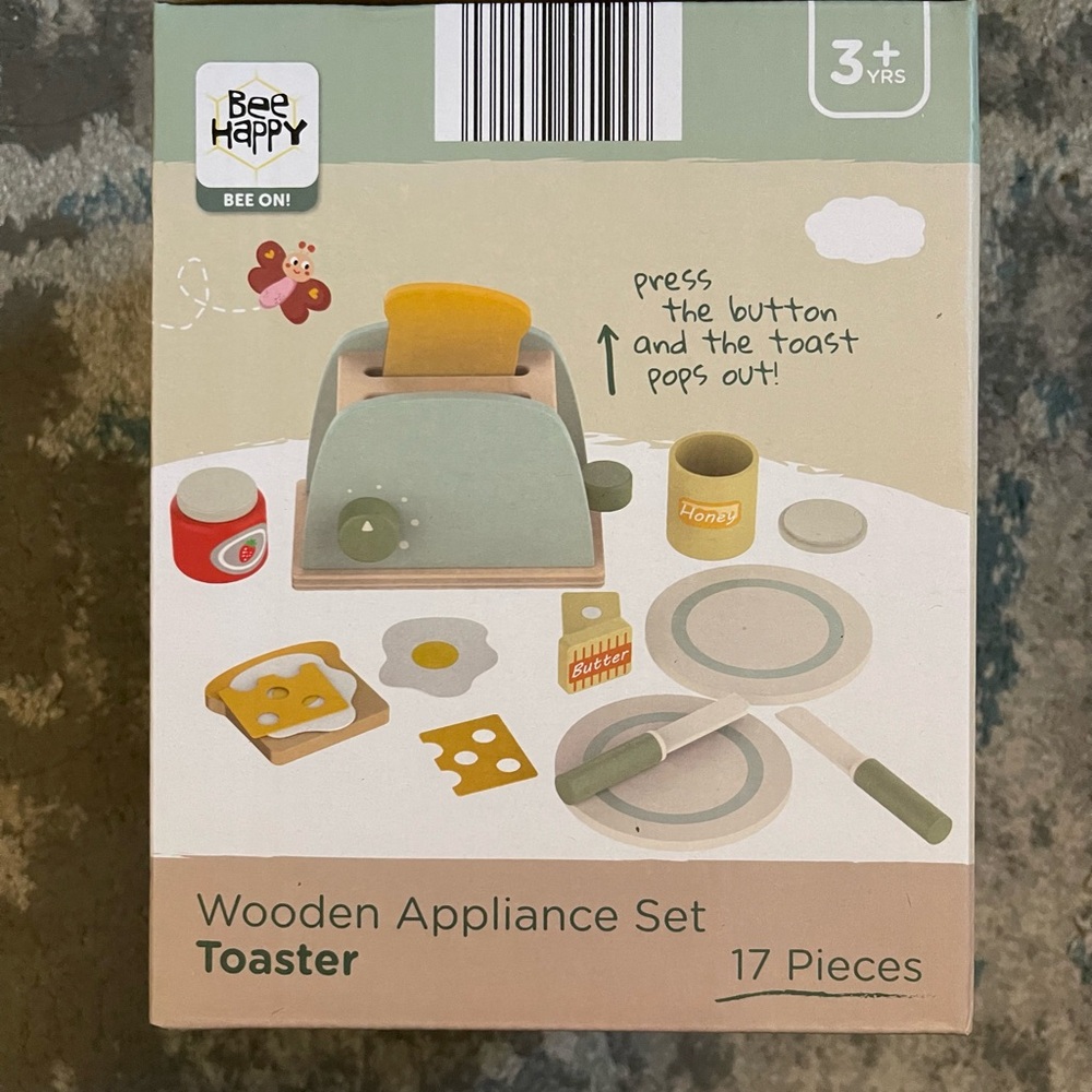 Aldi Bee Happy Wooden Appliance Set Toaster - 17 pieces